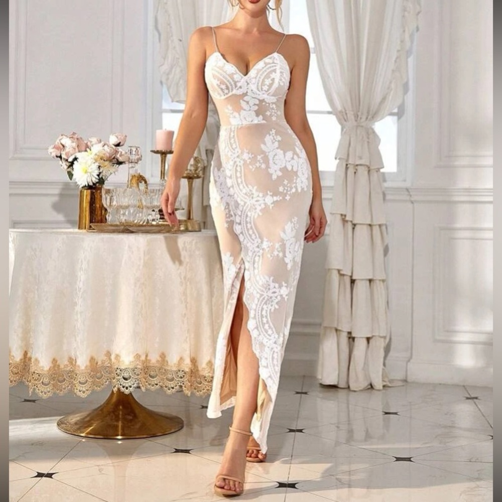 Elegant White Lace Sheath Dress with Spaghetti Straps